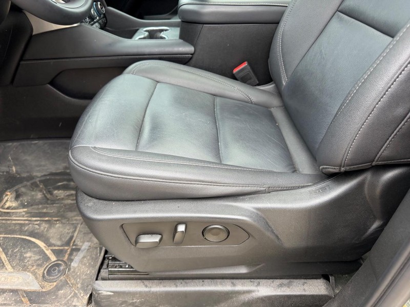 Chevrolet Tahoe Vehicle Full-screen Gallery Image 22