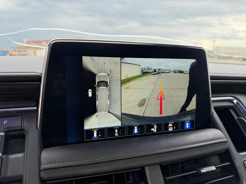 Chevrolet Tahoe Vehicle Full-screen Gallery Image 24