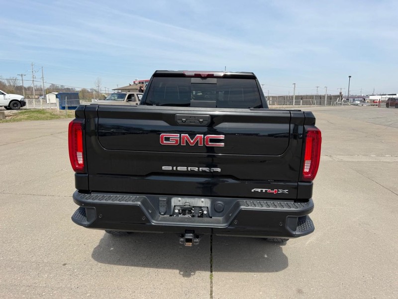 GMC Sierra 1500 Vehicle Full-screen Gallery Image 4