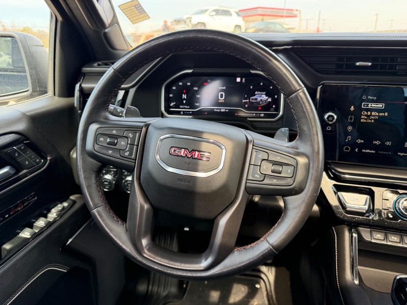 GMC Sierra 1500 Vehicle Full-screen Gallery Image 9