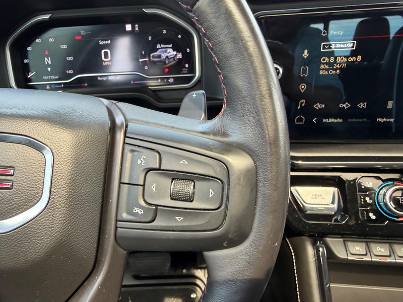 GMC Sierra 1500 Vehicle Full-screen Gallery Image 11