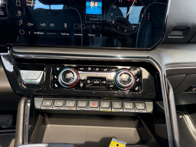 GMC Sierra 1500 Vehicle Full-screen Gallery Image 13