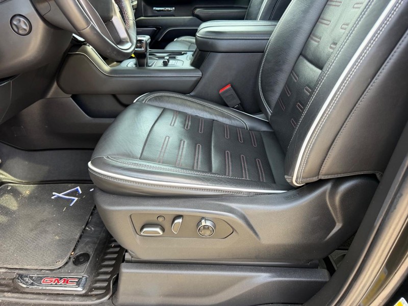 GMC Sierra 1500 Vehicle Full-screen Gallery Image 18