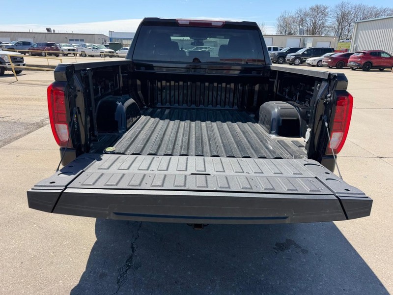 GMC Sierra 1500 Vehicle Full-screen Gallery Image 5