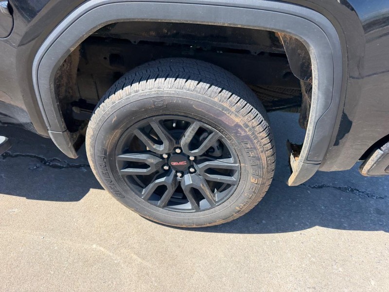 GMC Sierra 1500 Vehicle Full-screen Gallery Image 6