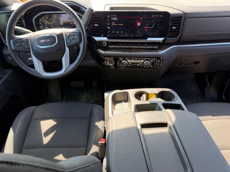 GMC Sierra 1500 Vehicle Full-screen Gallery Image 8