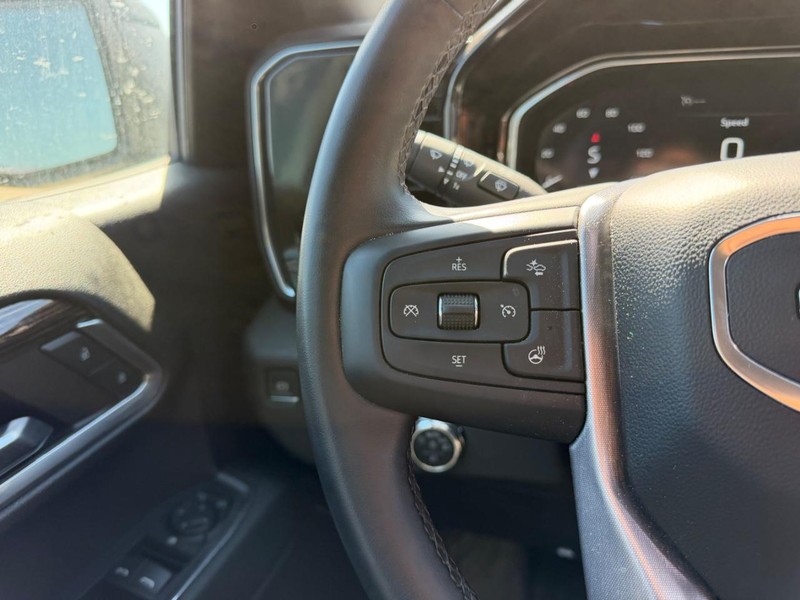 GMC Sierra 1500 Vehicle Full-screen Gallery Image 10