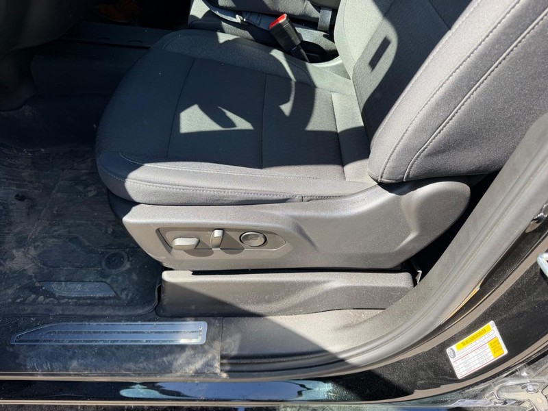 GMC Sierra 1500 Vehicle Full-screen Gallery Image 16