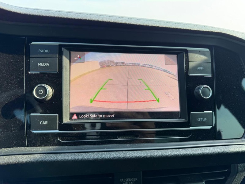 Volkswagen Jetta GLI Vehicle Full-screen Gallery Image 18