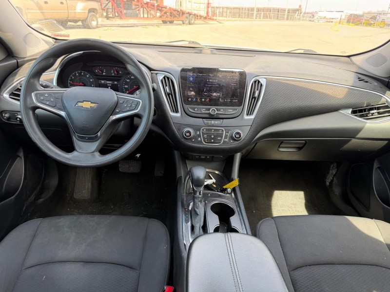 Chevrolet Malibu Vehicle Full-screen Gallery Image 8