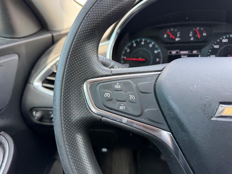 Chevrolet Malibu Vehicle Full-screen Gallery Image 10