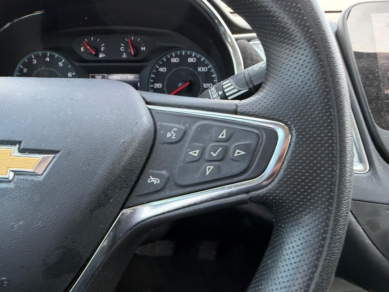Chevrolet Malibu Vehicle Full-screen Gallery Image 11