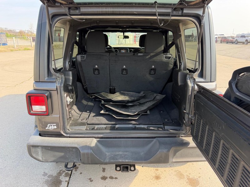 Jeep Wrangler Unlimited Vehicle Full-screen Gallery Image 5