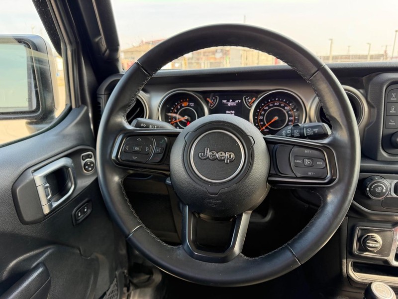 Jeep Wrangler Unlimited Vehicle Full-screen Gallery Image 9