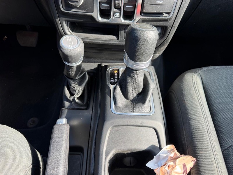 Jeep Wrangler Unlimited Vehicle Full-screen Gallery Image 14