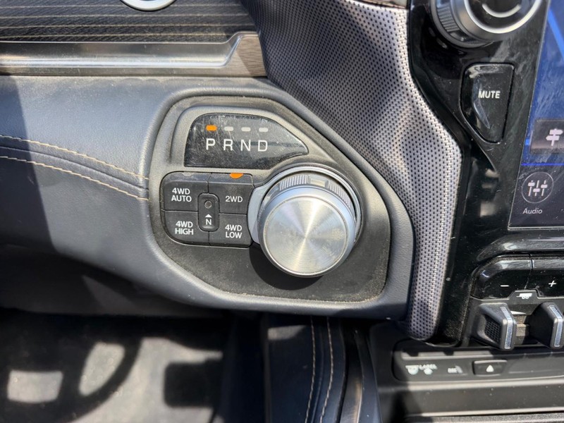 Ram 1500 Vehicle Full-screen Gallery Image 17