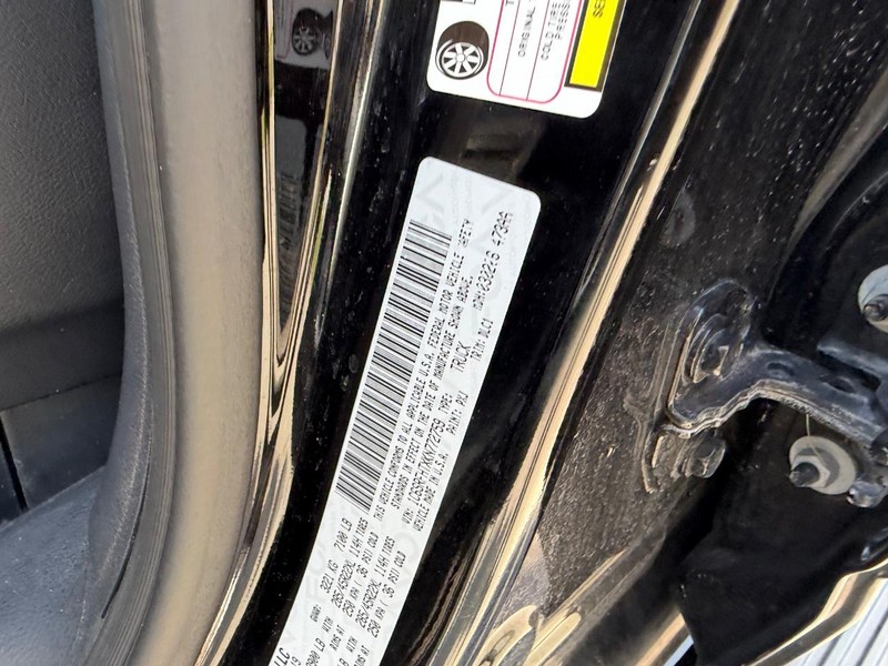 Ram 1500 Vehicle Full-screen Gallery Image 24