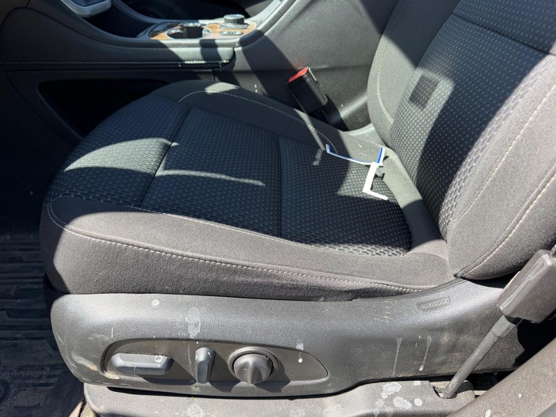 GMC Acadia Vehicle Full-screen Gallery Image 19