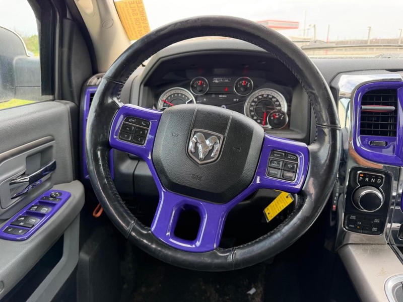 Ram 1500 Vehicle Full-screen Gallery Image 9