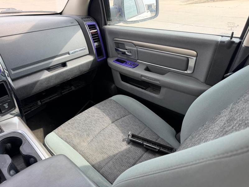 Ram 1500 Vehicle Full-screen Gallery Image 15