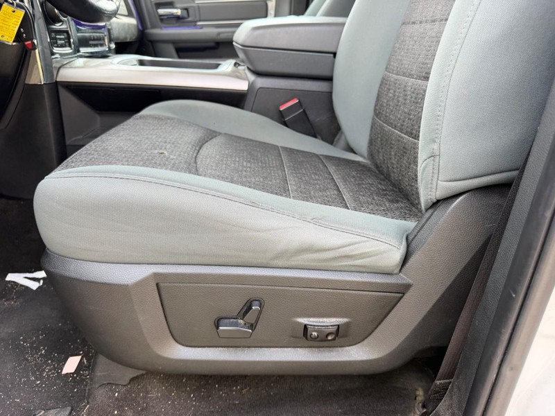 Ram 1500 Vehicle Full-screen Gallery Image 17