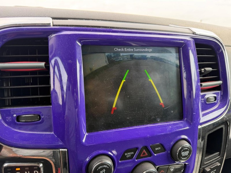 Ram 1500 Vehicle Full-screen Gallery Image 19