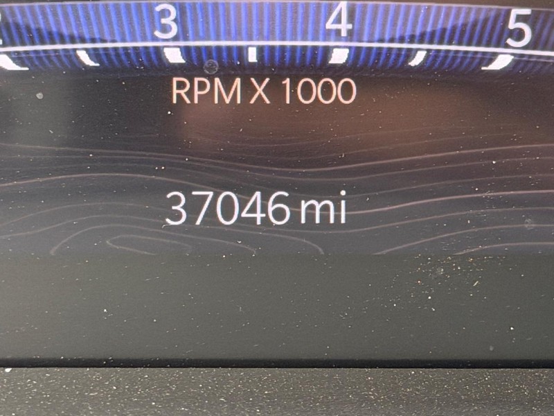 Jeep Grand Cherokee L Vehicle Full-screen Gallery Image 22