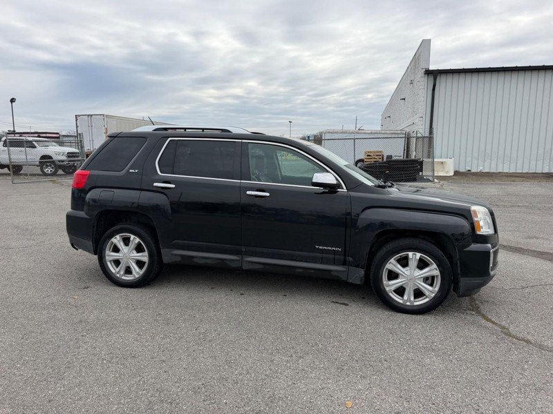 GMC Terrain Vehicle Full-screen Gallery Image 2