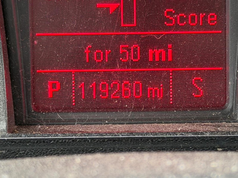 GMC Terrain Vehicle Full-screen Gallery Image 7