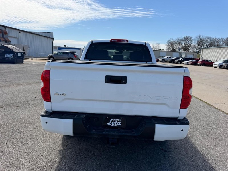 Toyota Tundra 4WD Vehicle Full-screen Gallery Image 4