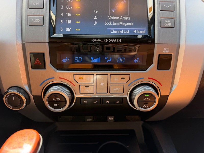 Toyota Tundra 4WD Vehicle Full-screen Gallery Image 15