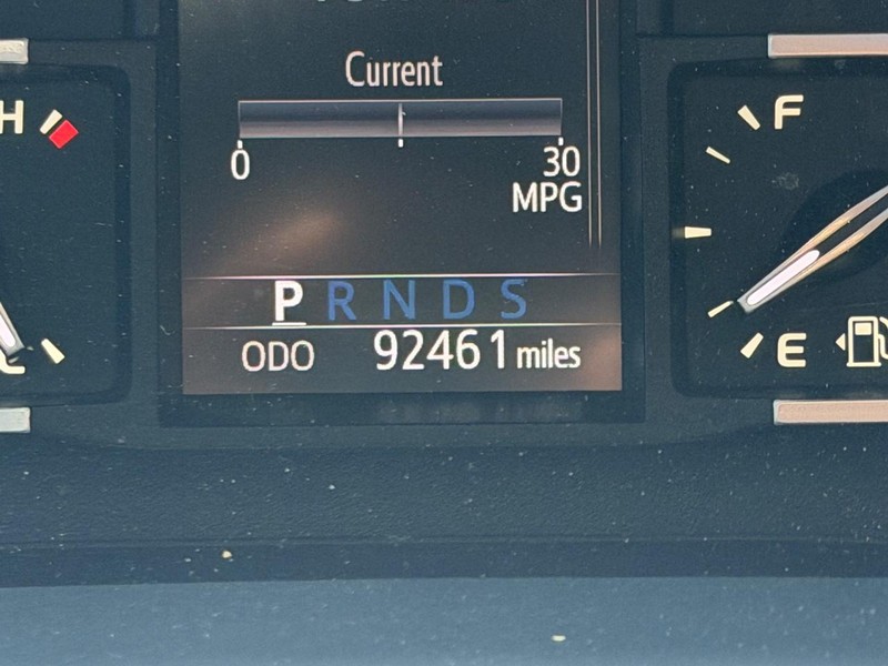 Toyota Tundra 4WD Vehicle Full-screen Gallery Image 21