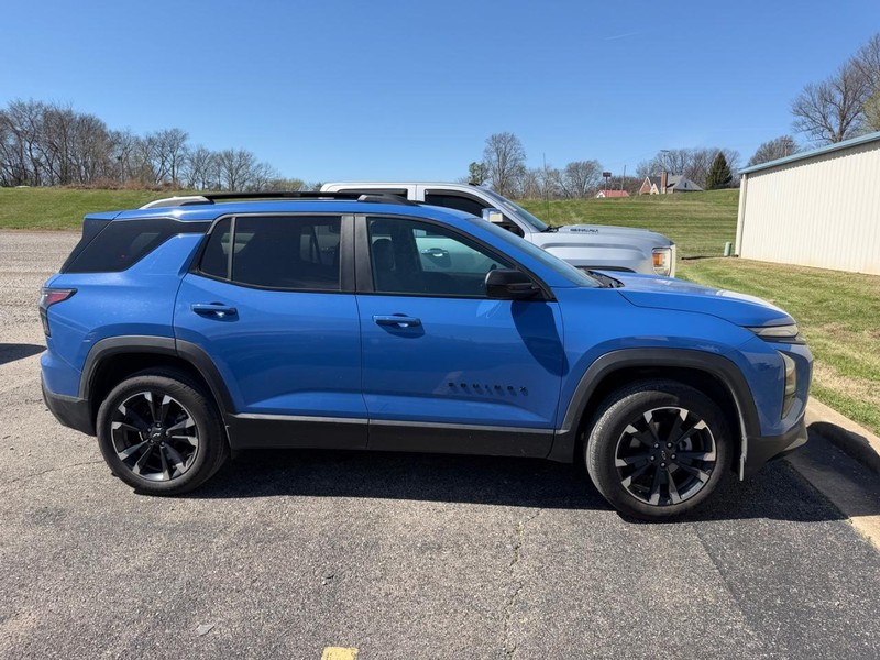 Chevrolet Equinox Vehicle Full-screen Gallery Image 2