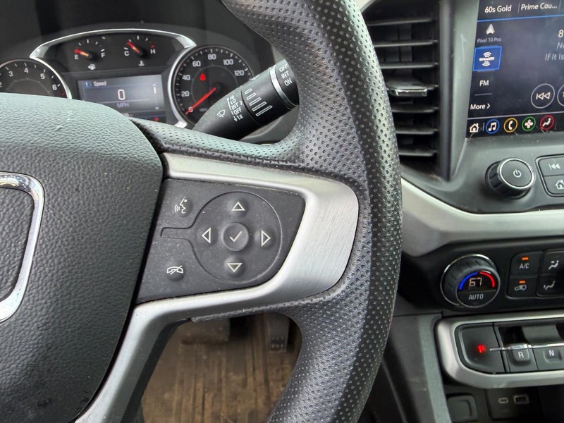 GMC Acadia Vehicle Full-screen Gallery Image 14