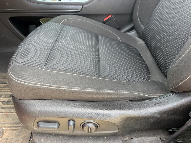 GMC Acadia Vehicle Full-screen Gallery Image 19
