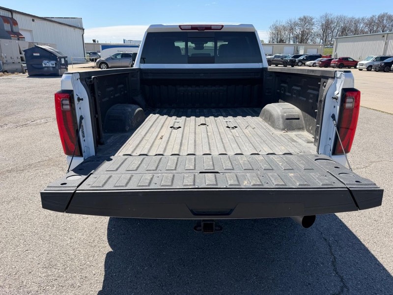 GMC Sierra 2500HD Vehicle Full-screen Gallery Image 5