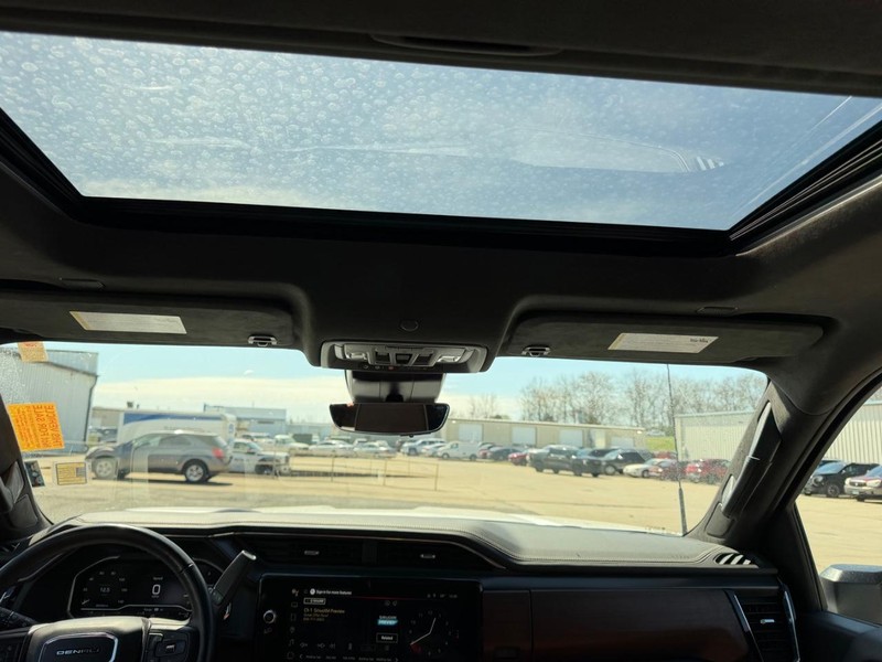 GMC Sierra 2500HD Vehicle Full-screen Gallery Image 8