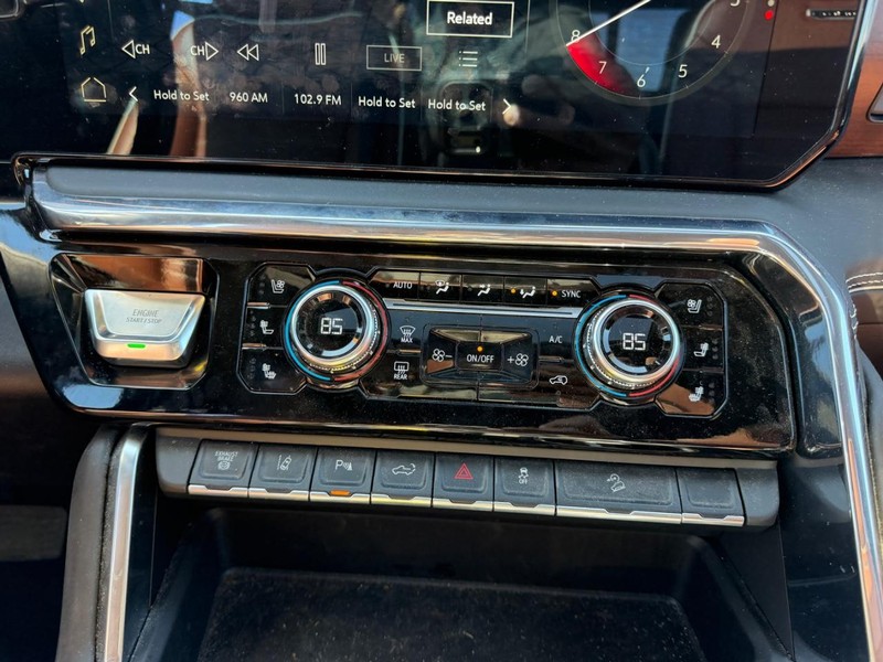 GMC Sierra 2500HD Vehicle Full-screen Gallery Image 14