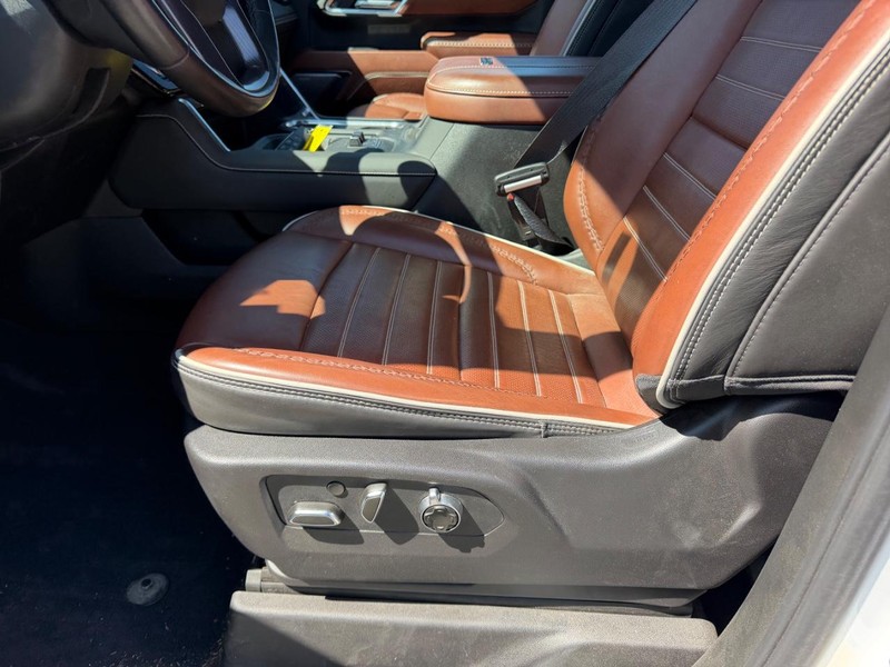 GMC Sierra 2500HD Vehicle Full-screen Gallery Image 18