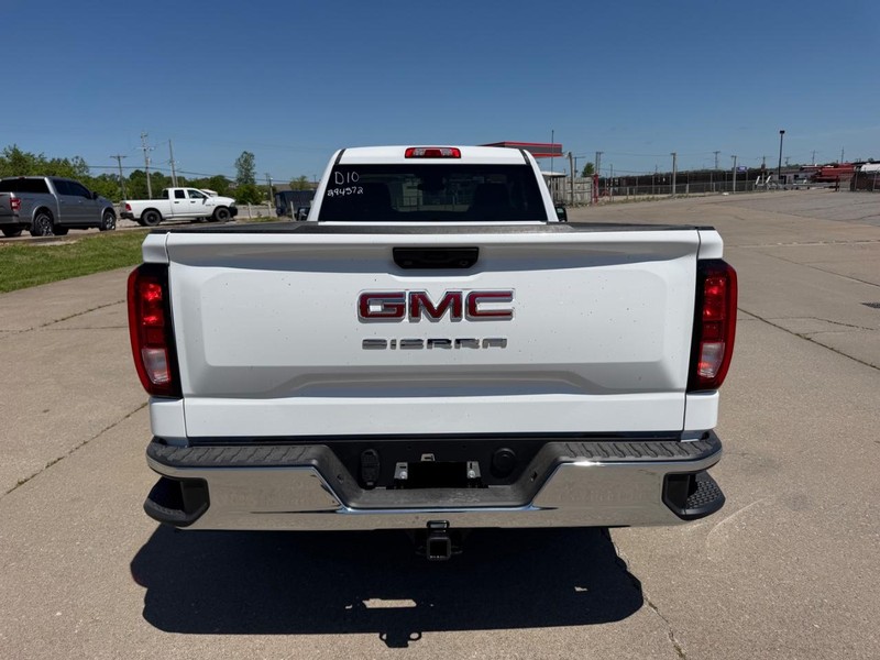 GMC Sierra 1500 Vehicle Full-screen Gallery Image 4