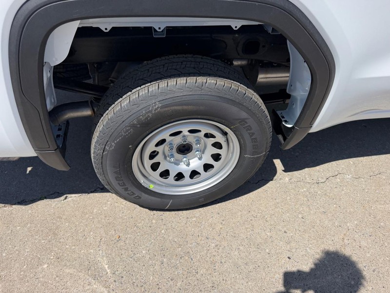 GMC Sierra 1500 Vehicle Full-screen Gallery Image 6