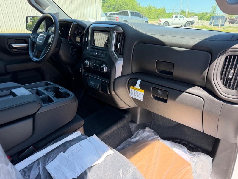 GMC Sierra 1500 Vehicle Full-screen Gallery Image 7