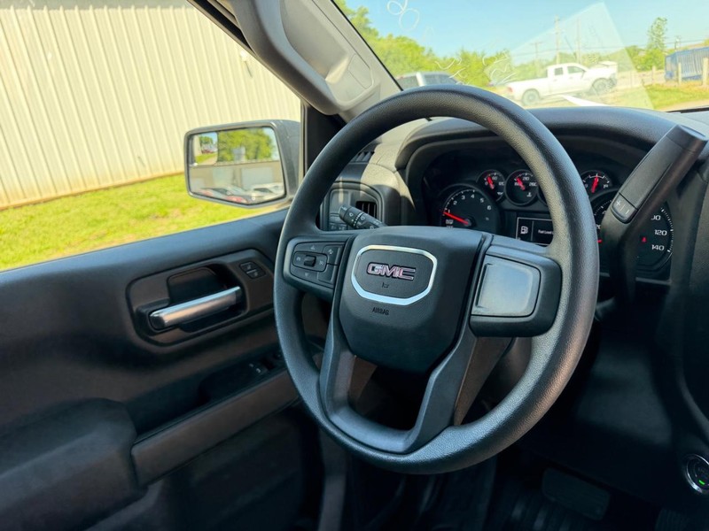 GMC Sierra 1500 Vehicle Full-screen Gallery Image 8