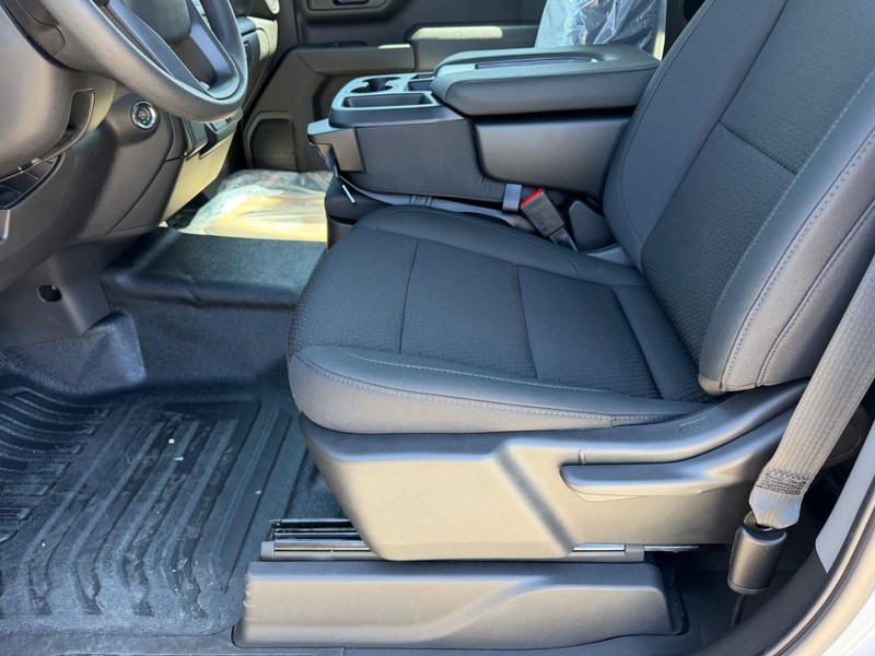 GMC Sierra 1500 Vehicle Full-screen Gallery Image 14