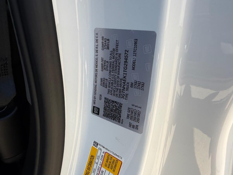 GMC Sierra 1500 Vehicle Full-screen Gallery Image 17