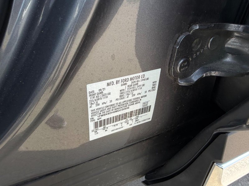 Ford Explorer Vehicle Full-screen Gallery Image 23