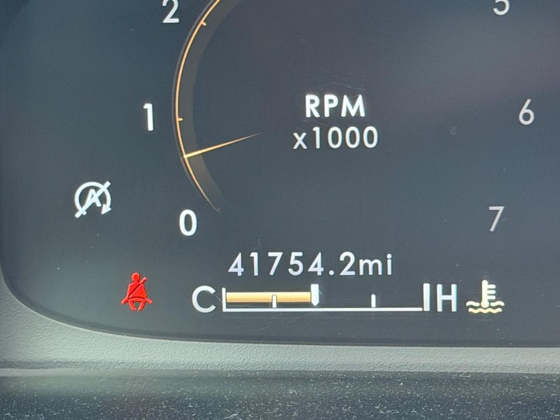 Lincoln Aviator Vehicle Full-screen Gallery Image 23