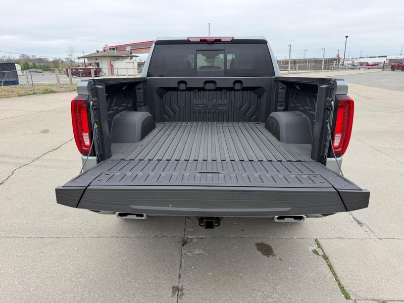 GMC Sierra 1500 Vehicle Full-screen Gallery Image 5