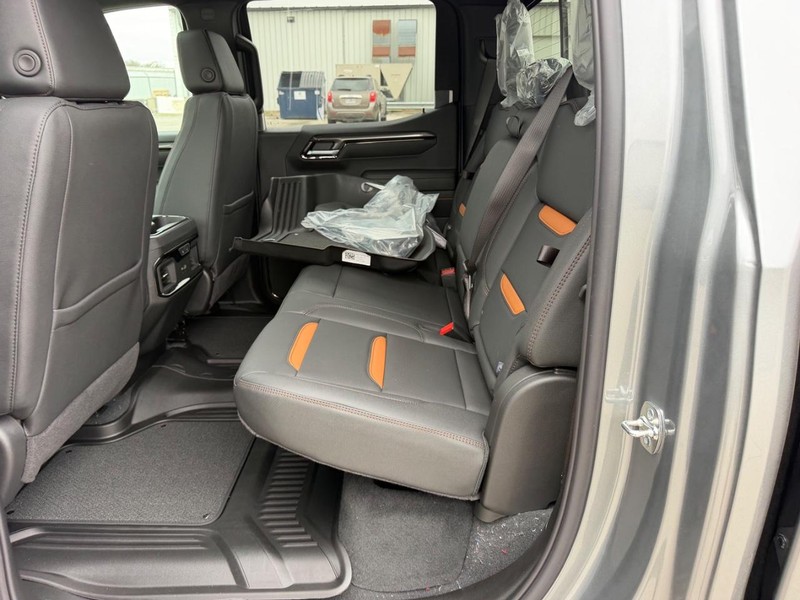 GMC Sierra 1500 Vehicle Full-screen Gallery Image 7