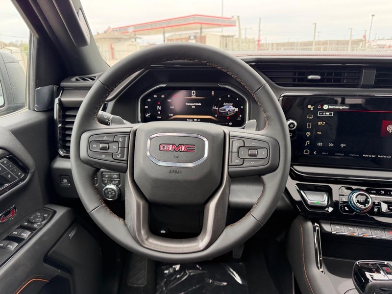 GMC Sierra 1500 Vehicle Full-screen Gallery Image 10